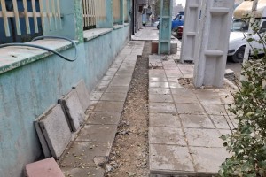 ترمیم کفپوش پیاده‌رو خیابان شهید بابایی در مقابل مسجد امام محمد باقر(ع)  