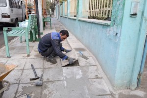 زیرسازی نوار حفاری خیابان امام سجاد (ع) جهت ترمیم و لکه‌گیری