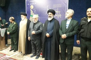 نشان افتخار ایثار بر سینه مدیریت شهری صالحیه