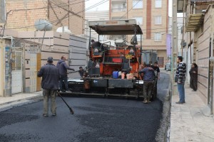  استارت پرقدرت نوسازی شریان&zwnj;های فرعی؛ کوچه &laquo;مهستان ششم&raquo; زیر غلتک آسفالت مکانیزه رفت