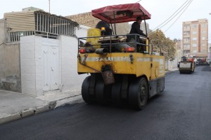  استارت پرقدرت نوسازی شریان&zwnj;های فرعی؛ کوچه &laquo;مهستان ششم&raquo; زیر غلتک آسفالت مکانیزه رفت