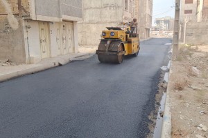 اجرای عملیات مکانیزه آسفالت در کوچه &laquo;شهدای گمنام ششم&raquo;&nbsp; 