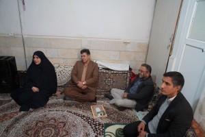  تکریم مادران شهید ناصر کمانی و سید احمد حسینی به مناسبت میلاد حضرت زهرا(س)