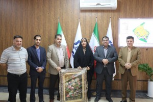 تکریم جایگاه &laquo;زن&raquo; در پارلمان شهری؛ تجلیل مدیریت شهری صالحیه از تنها بانوی شورای شهر