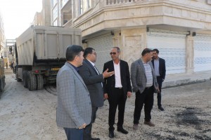  پایش میدانی مدیران شهری صالحیه؛ بررسی کیفیت آسفالت مکانیزه &laquo;شهدای گمنام&raquo;