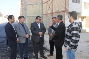  پایش میدانی مدیران شهری صالحیه؛ بررسی کیفیت آسفالت مکانیزه &laquo;شهدای گمنام&raquo;