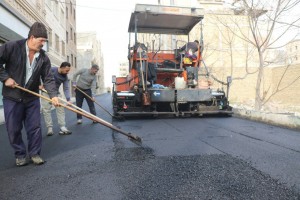  تداوم پرشتاب قطار عمران در صالحیه؛ روکش مکانیزه به ایستگاه &laquo;قائم پنجم&raquo; رسید