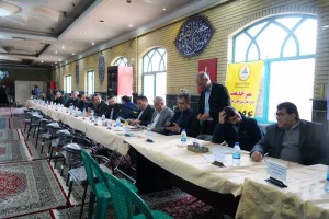 برگزاری میز خدمت مسئولان شهرستان بهارستان در مصلای نماز جمعه شهر گلستان