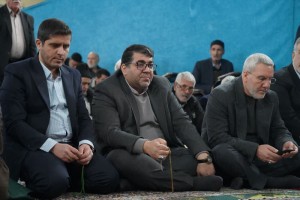 برگزاری میز خدمت مسئولان شهرستان بهارستان در مصلای نماز جمعه شهر گلستان