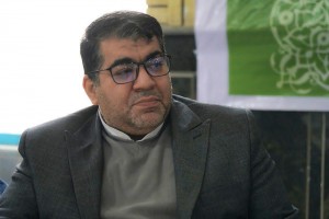 برگزاری میز خدمت مسئولان شهرستان بهارستان در مصلای نماز جمعه شهر گلستان