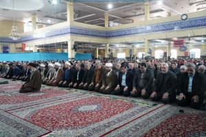 برگزاری میز خدمت مسئولان شهرستان بهارستان در مصلای نماز جمعه شهر گلستان