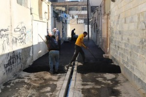 عملیات لکه&zwnj;گیری آسفالت کوچه اسفند یکم در راستای بهسازی معابر شهری اجرا شد
