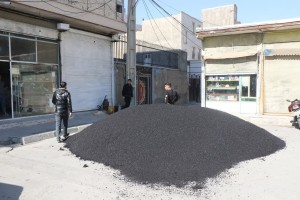عملیات لکه&zwnj;گیری آسفالت کوچه اسفند یکم در راستای بهسازی معابر شهری اجرا شد