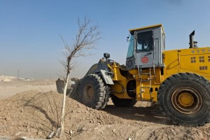  تسطیح و پاکسازی زمین&zwnj;های بایر حاشیه محور شهید صیاد شیرازی