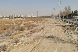  پاکسازی و نخاله&zwnj;برداری زمین&zwnj;های بایر انتهای خیابان ولیعصر(عج)