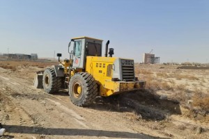  پاکسازی و نخاله&zwnj;برداری زمین&zwnj;های بایر انتهای خیابان ولیعصر(عج)