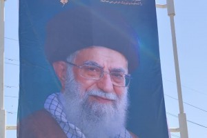  اکران گسترده بنرهای یادبود رهبر شهید انقلاب، حضرت امام خامنه&zwnj;ای (رضوان الله تعالی علیه) در سطح شهر
