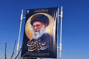  اکران گسترده بنرهای یادبود رهبر شهید انقلاب، حضرت امام خامنه&zwnj;ای (رضوان الله تعالی علیه) در سطح شهر