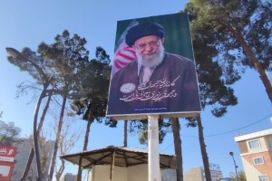  اکران گسترده بنرهای یادبود رهبر شهید انقلاب، حضرت امام خامنه&zwnj;ای (رضوان الله تعالی علیه) در سطح شهر