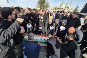 تشییع رسمی نخستین بانوی شهیده شهرستان بهارستان در گلزار شهدای امامزاده باقر(ع)