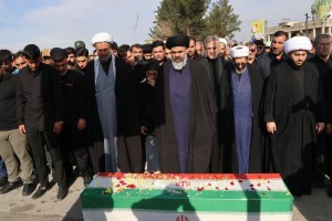 تشییع رسمی نخستین بانوی شهیده شهرستان بهارستان در گلزار شهدای امامزاده باقر(ع)