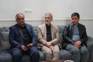 دیدار مسئولان شهرستان بهارستان با خانواده شهیده معصومه نطاق