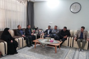  دیدار مدیریت شهری صالحیه با خانواده شهید سرافراز هوافضا، سرهنگ پاسدار اصغر آقازاده