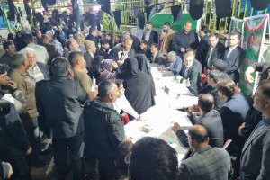  تبلور وفاق ملی در سنگر مسجد؛ میز خدمت مسئولان در قلب تجمعات آگاهانه مردم صالحیه