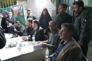  تبلور وفاق ملی در سنگر مسجد؛ میز خدمت مسئولان در قلب تجمعات آگاهانه مردم صالحیه