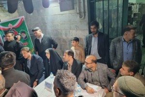  تبلور وفاق ملی در سنگر مسجد؛ میز خدمت مسئولان در قلب تجمعات آگاهانه مردم صالحیه