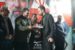 پیوند &laquo;قلم&raquo; و &laquo;مقاومت&raquo; در شب بیداری؛ از تجلیل معلمان مجاهد تا لبیک به نایب امام زمان(عج) در جوار مسجد صاحب&zwnj;الزمان(عج)