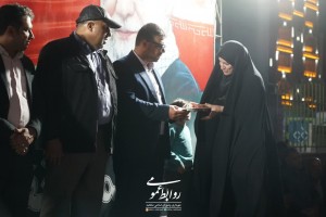 پیوند &laquo;قلم&raquo; و &laquo;مقاومت&raquo; در شب بیداری؛ از تجلیل معلمان مجاهد تا لبیک به نایب امام زمان(عج) در جوار مسجد صاحب&zwnj;الزمان(عج)