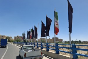 صلابت بیرق&zwnj;های نو بر فراز پل وحدت