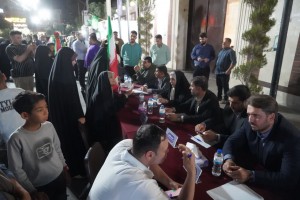  پل بی&zwnj;واسطه میان مردم و مسئولان؛ برپایی میز خدمت در یکصد و دومین تجمع شبانه شهروندان صالحیه