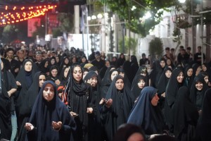 شور حسینی در شب تاسوعا به روایت کلیپ؛ صد و شانزدهمین تجمع مردمی شهر صالحیه در سوگ سیدالشهدا (ع)