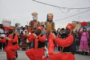 برپایی شادی پیمایی (کارناوال شادی) در شهر صالحیه بمناسبت فرارسیدن نوروز ۱۴۰۲