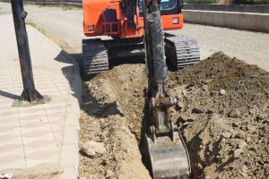 اجرای لوله گذاری به منظور رینگ کردن چاههای در اختیار شهرداری در فاز سوم بوستان نهج البلاغه