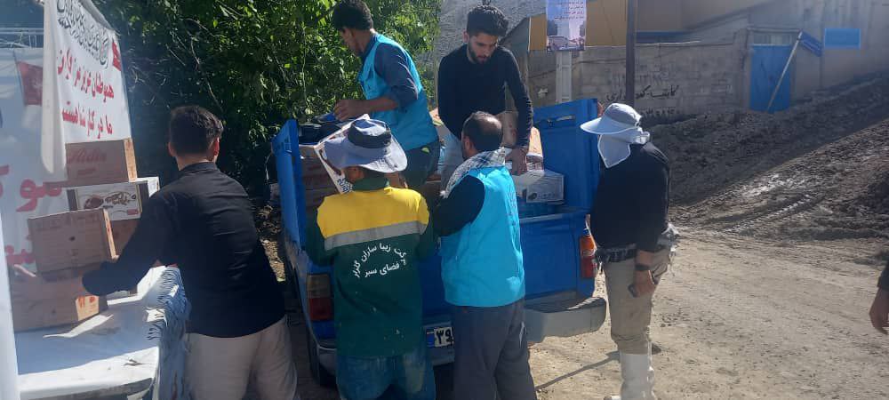 ارسال محموله کمک های شهرداری صالحیه به موکب قمربنی هاشم شهرستان بهارستان